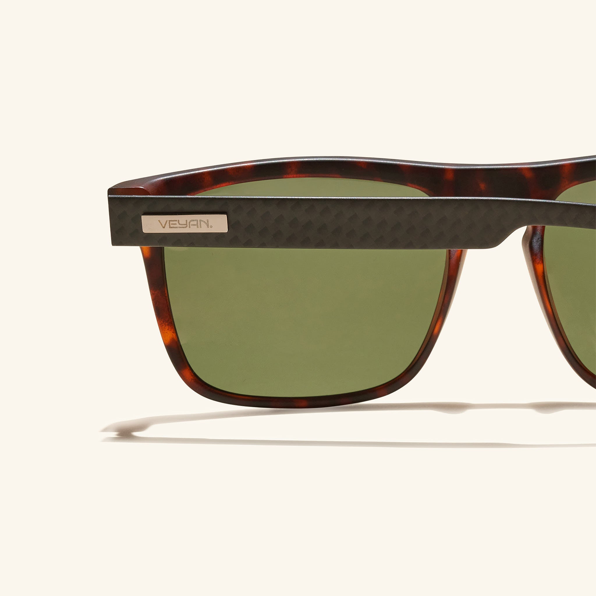 gafas de sol#es:color_negro-leopardo,en:color_black-turtle,it:colore_nero-leopardo