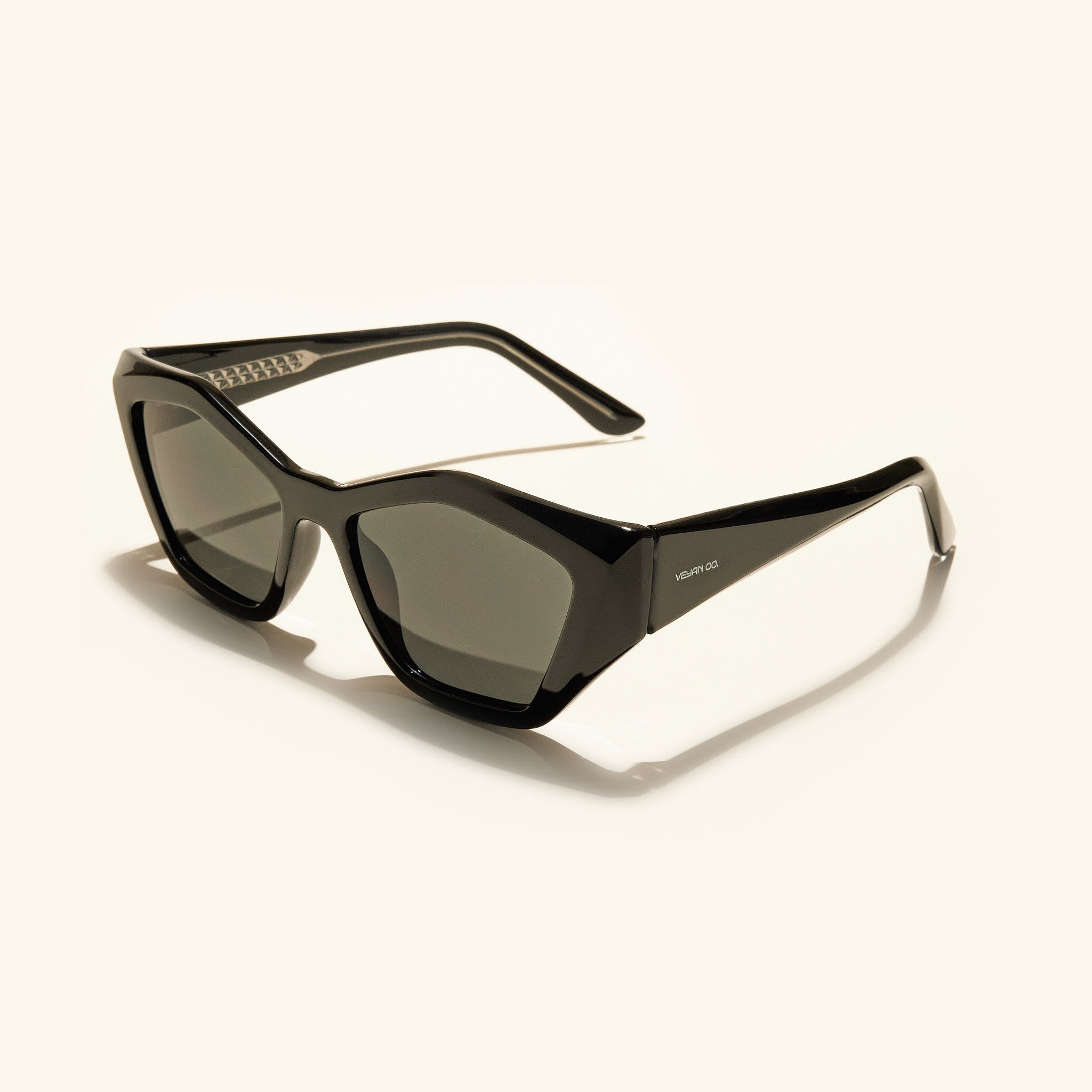 gafas de sol#es:color_negro,en:color_black,it:colore_nero