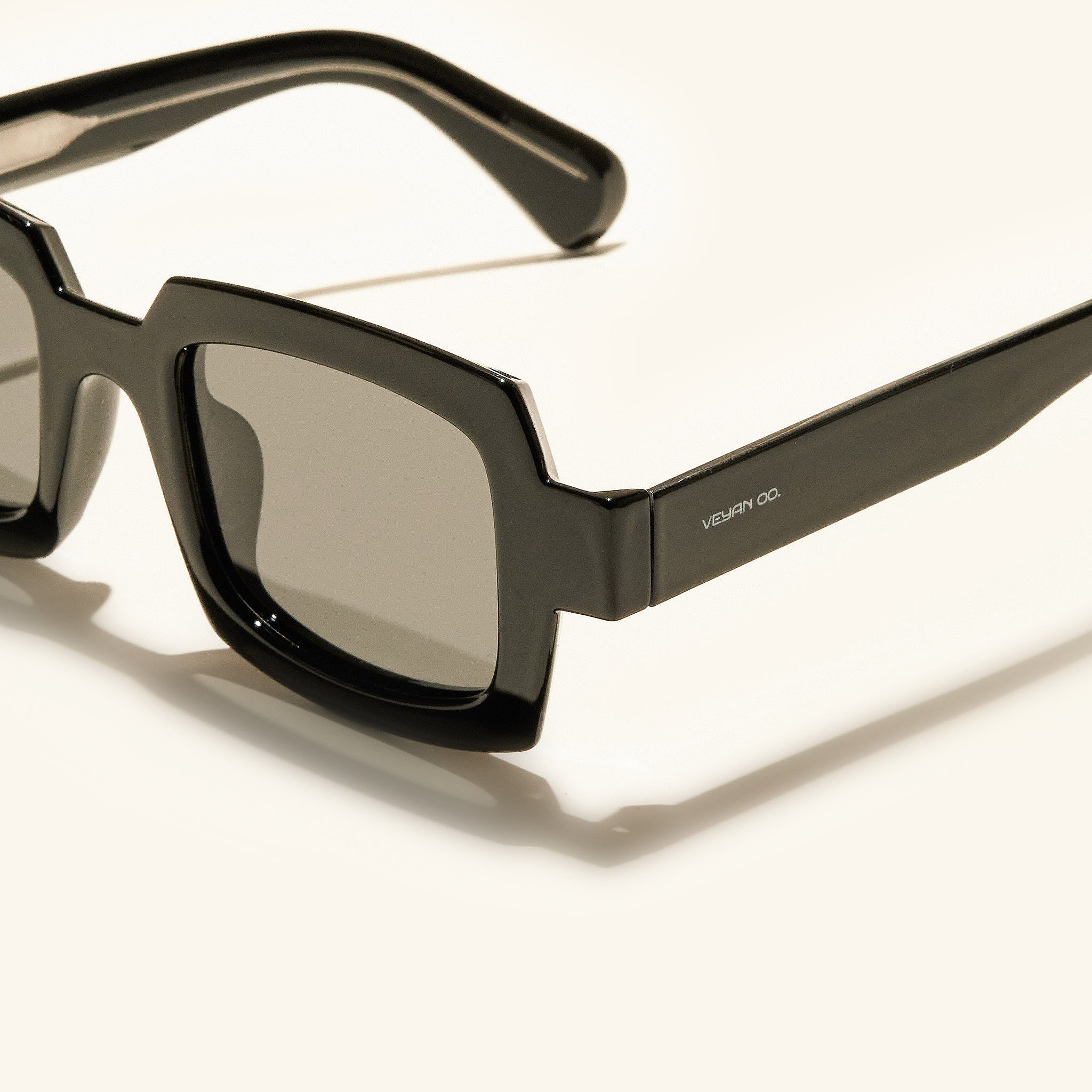 gafas de sol#es:color_negro,en:color_black,it:colore_nero