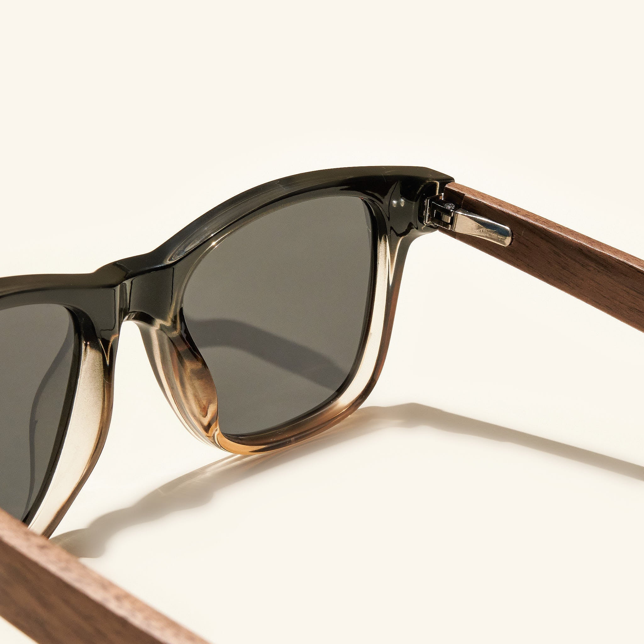 gafas de sol#es:color_negro-crema,en:color_black-beige,it:colore_nero-crema