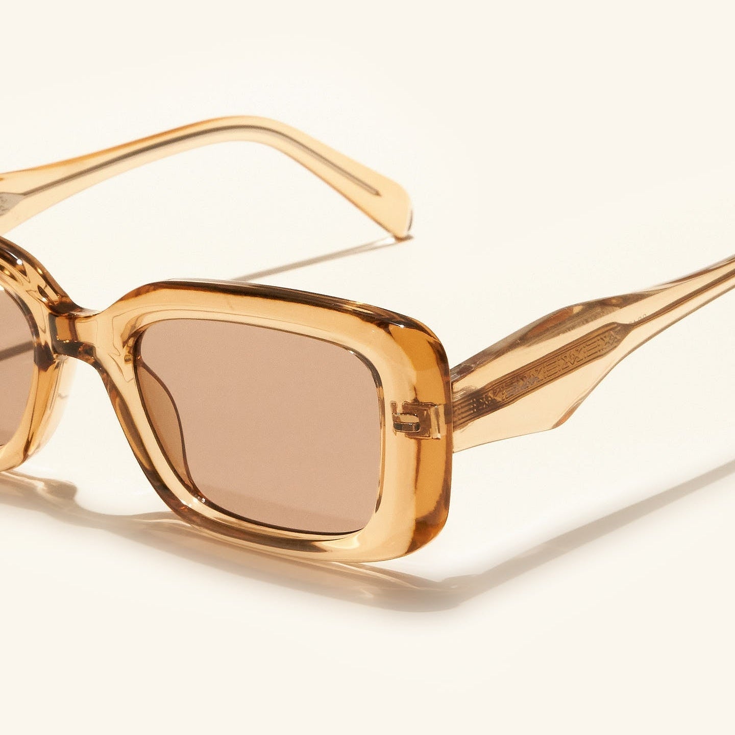 gafas de sol hombre#es:color_crema,en:color_beige,it:colore_beige