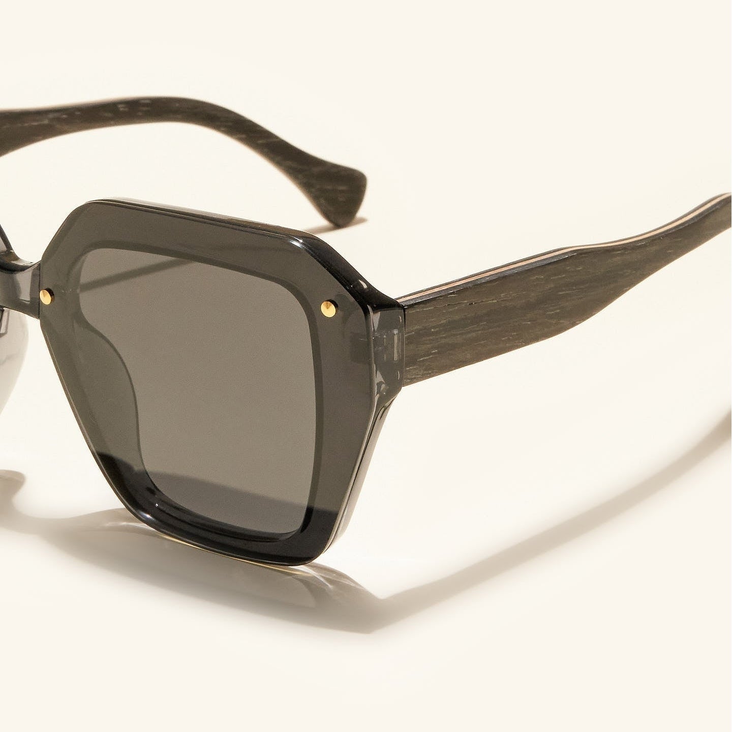 gafas de sol#es:color_negro,en:color_black,it:colore_nero