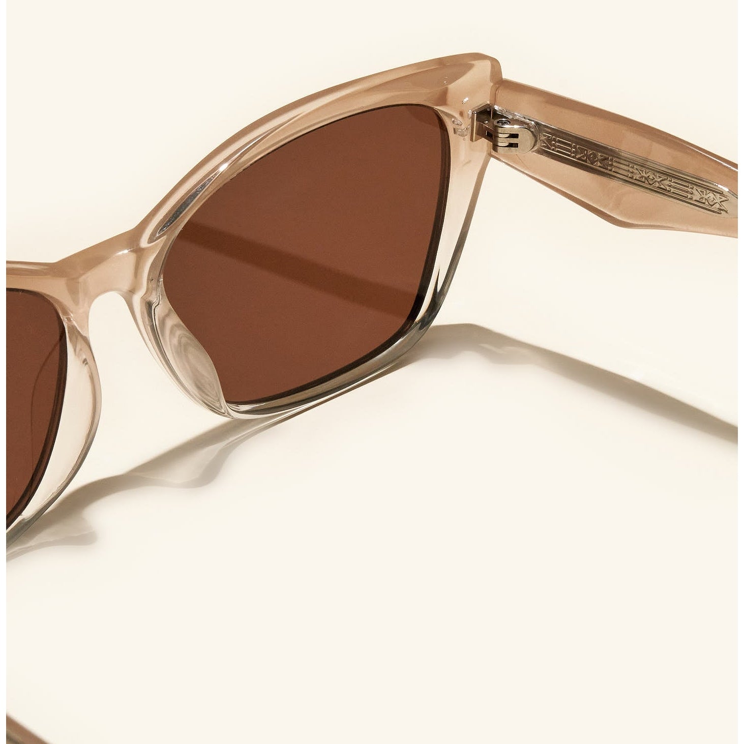 gafas de sol hombre#es:color_crema,en:color_beige,it:colore_beige