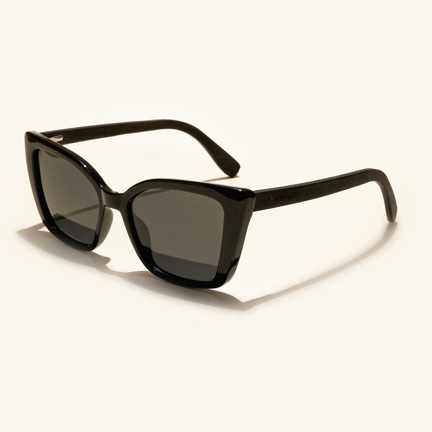 gafas de sol#es:color_negro,en:color_black,it:colore_nero