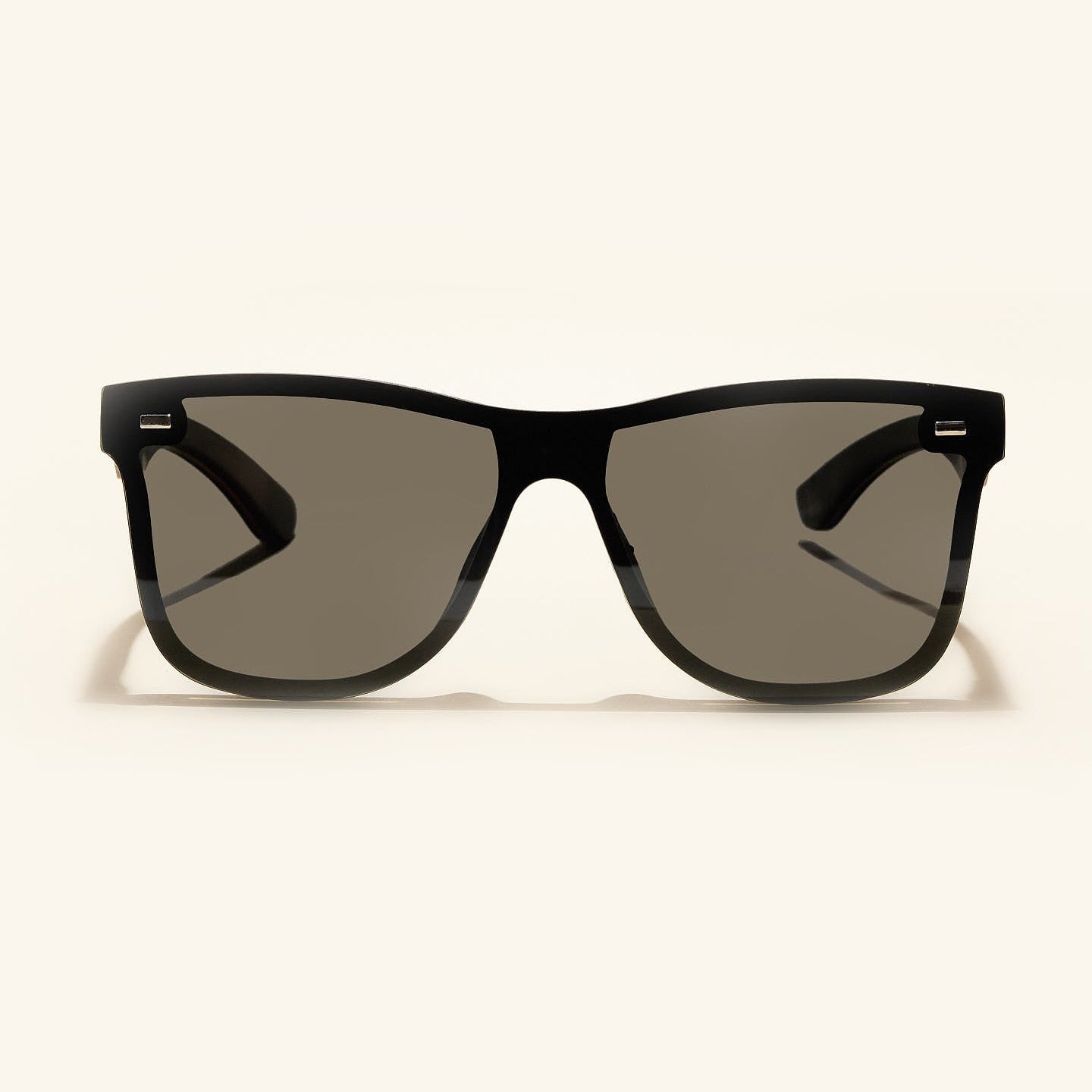 gafas de sol#es:color_negro,en:color_black,it:colore_nero