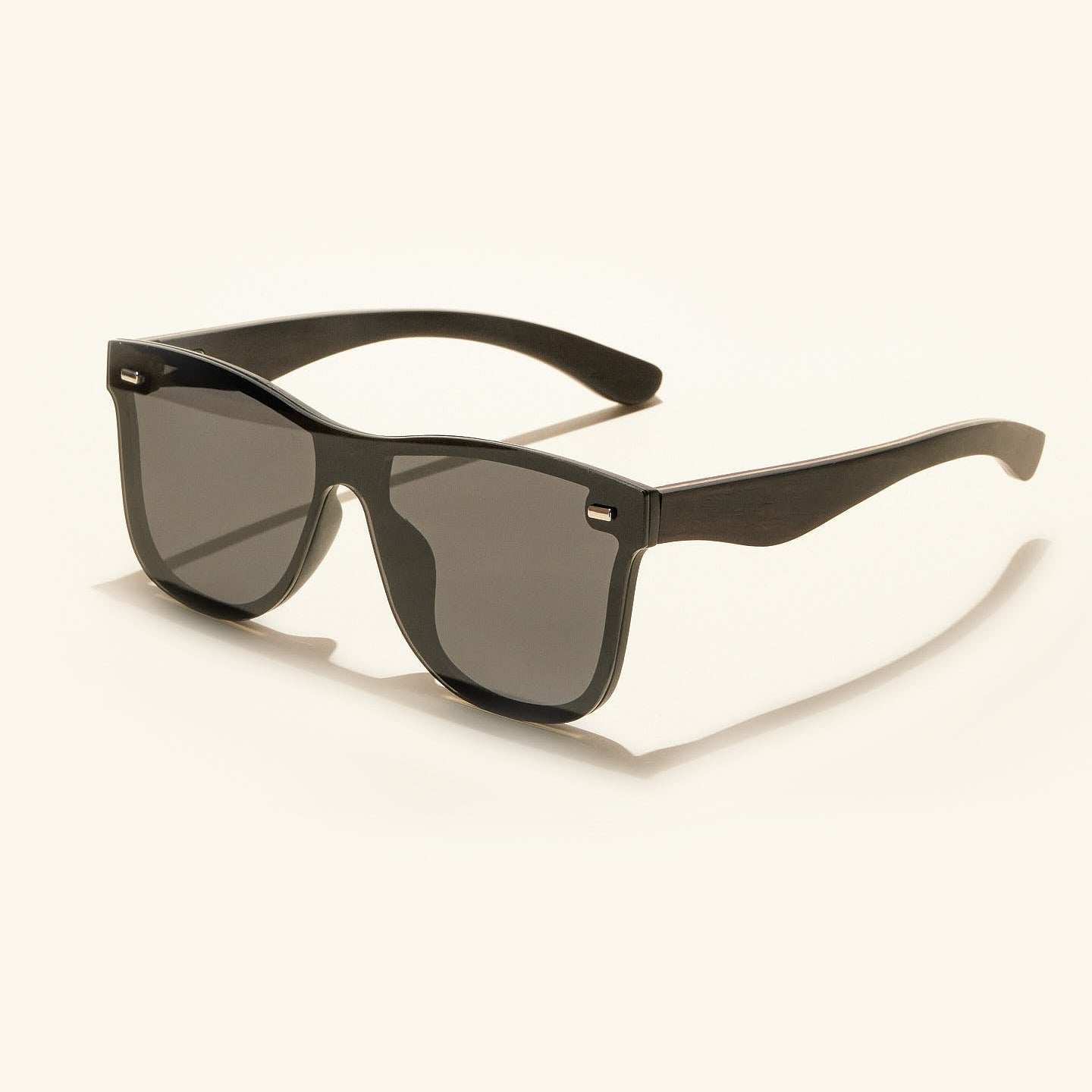 gafas de sol#es:color_negro,en:color_black,it:colore_nero