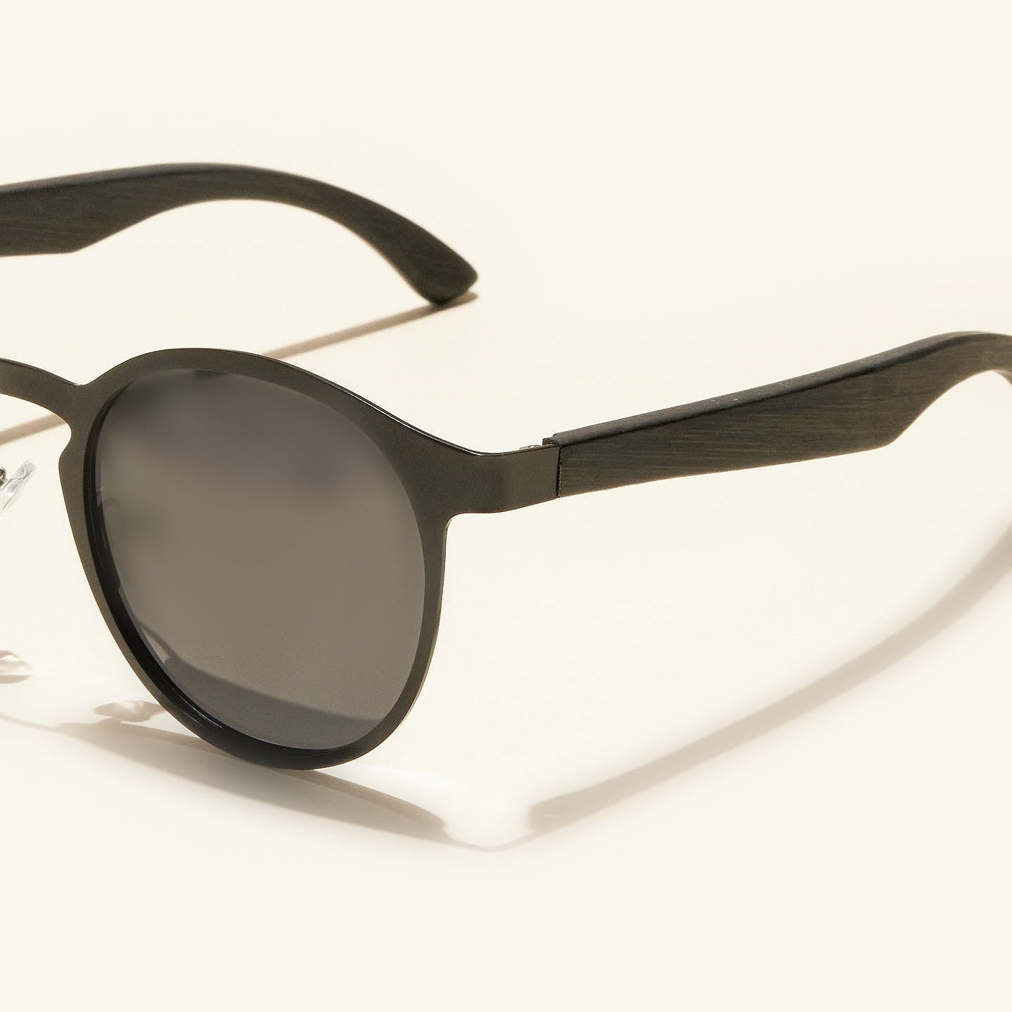 gafas de sol mujer#es:color_negro,en:color_black,it:colore_nero