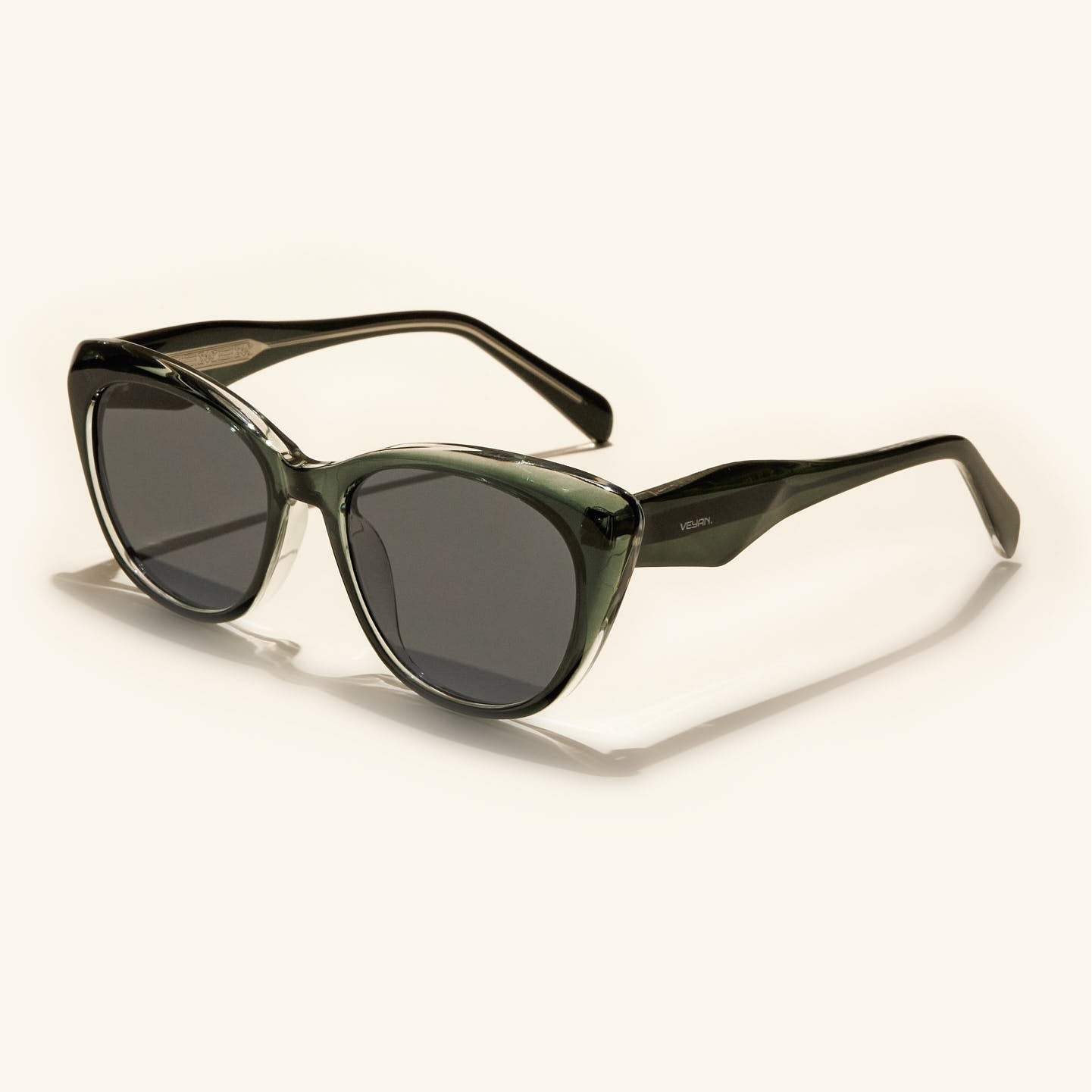 gafas de sol redondas#es:color_verde,en:color_green,it:colore_verde