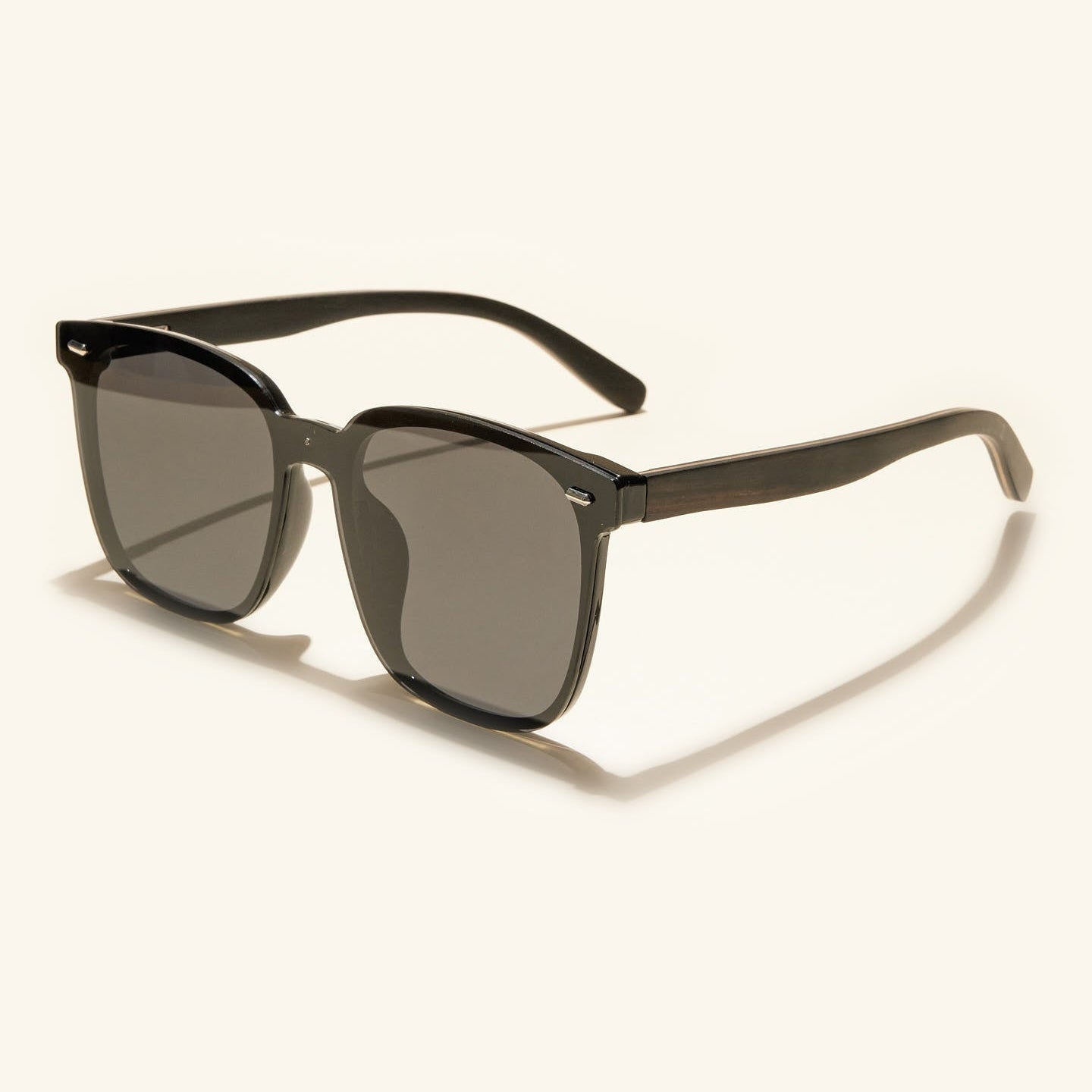 gafas de sol#es:color_negro,en:color_black,it:colore_nero