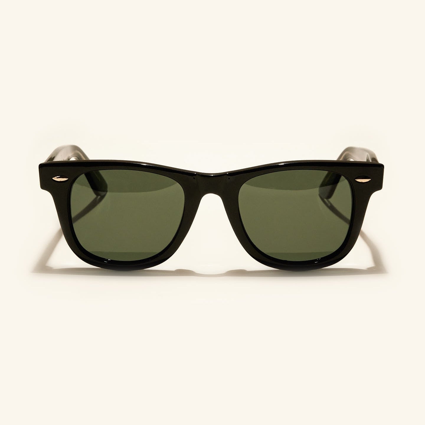 gafas de sol#es:color_negro,en:color_black,it:colore_nero