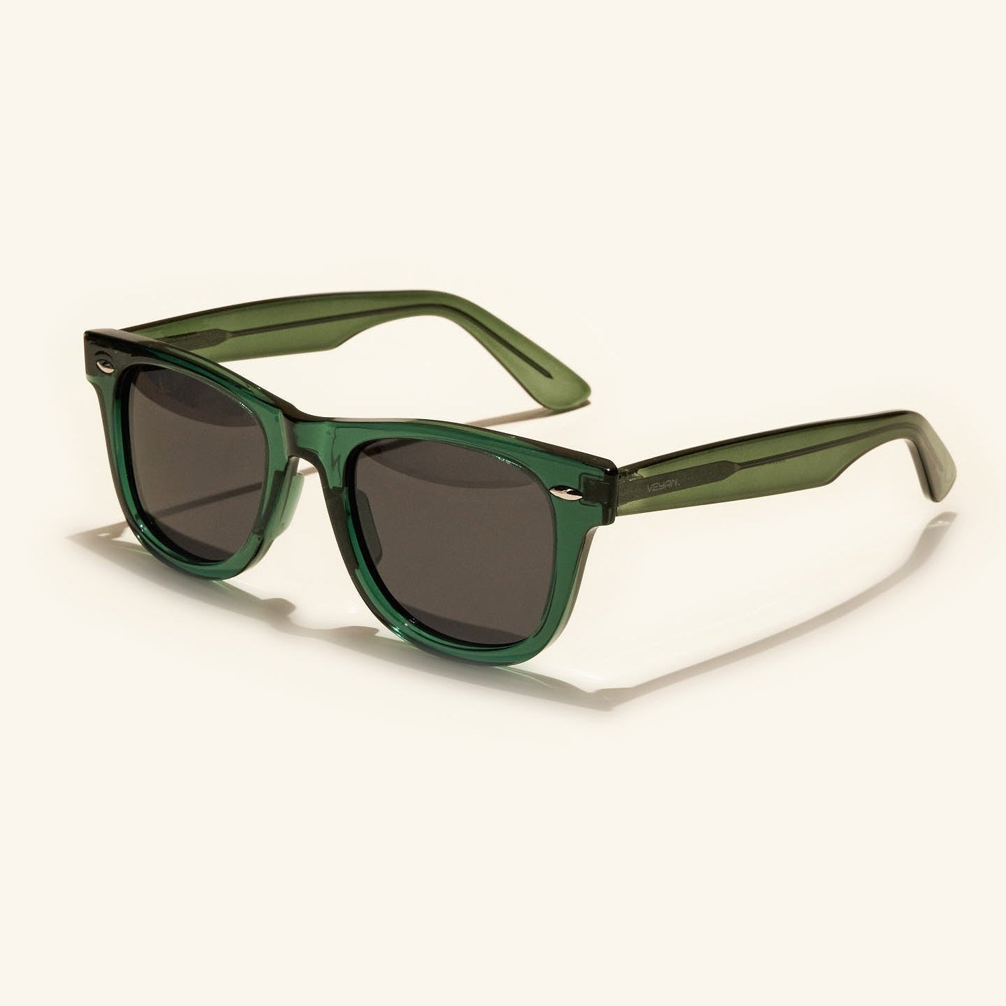 gafas de sol redondas#es:color_verde,en:color_green,it:colore_verde