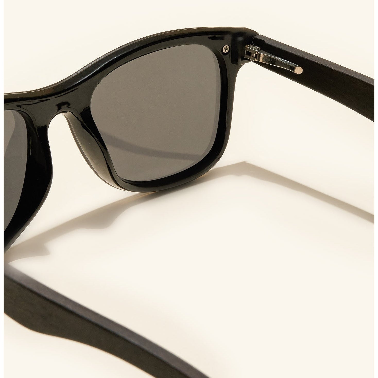 gafas de sol#es:color_negro,en:color_black,it:colore_nero