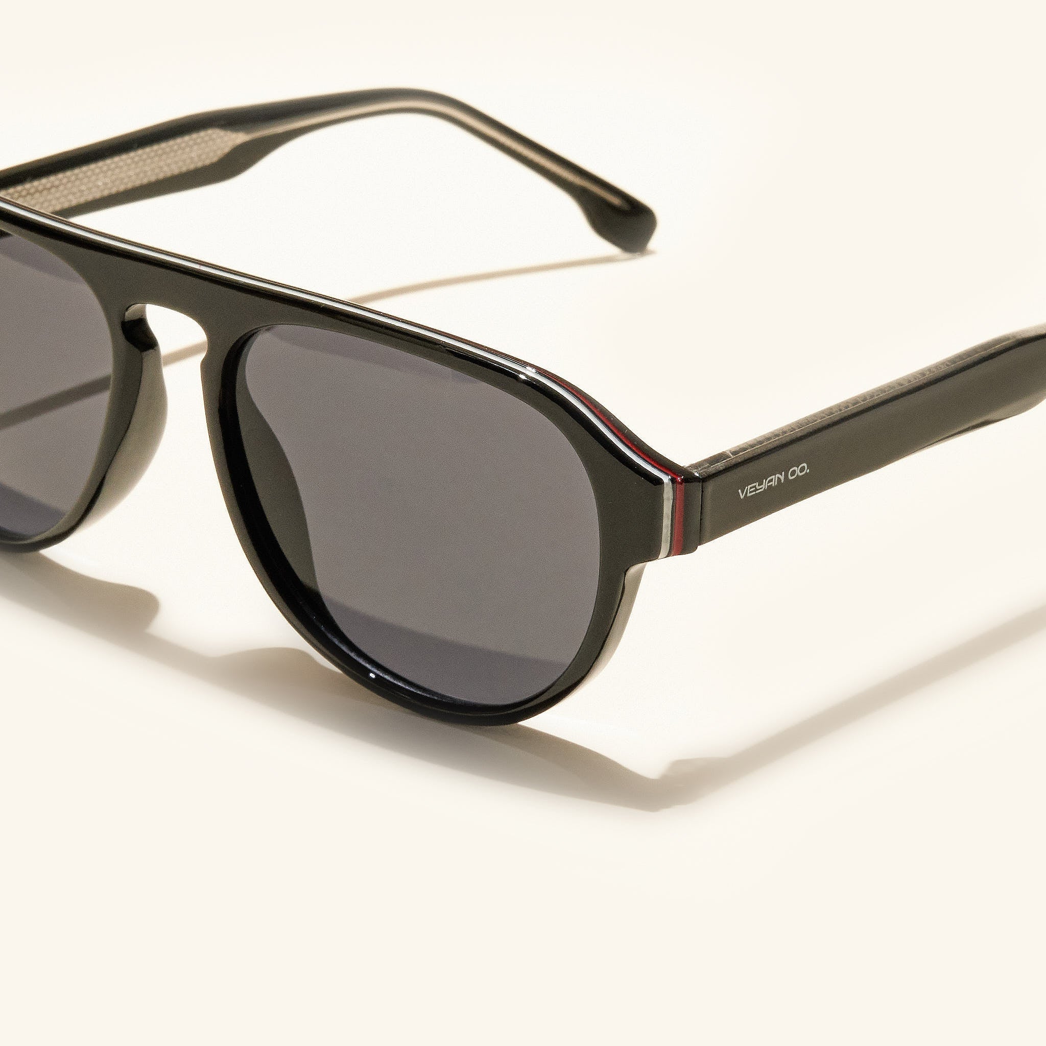 gafas de sol#es:color_negro,en:color_black,it:colore_nero