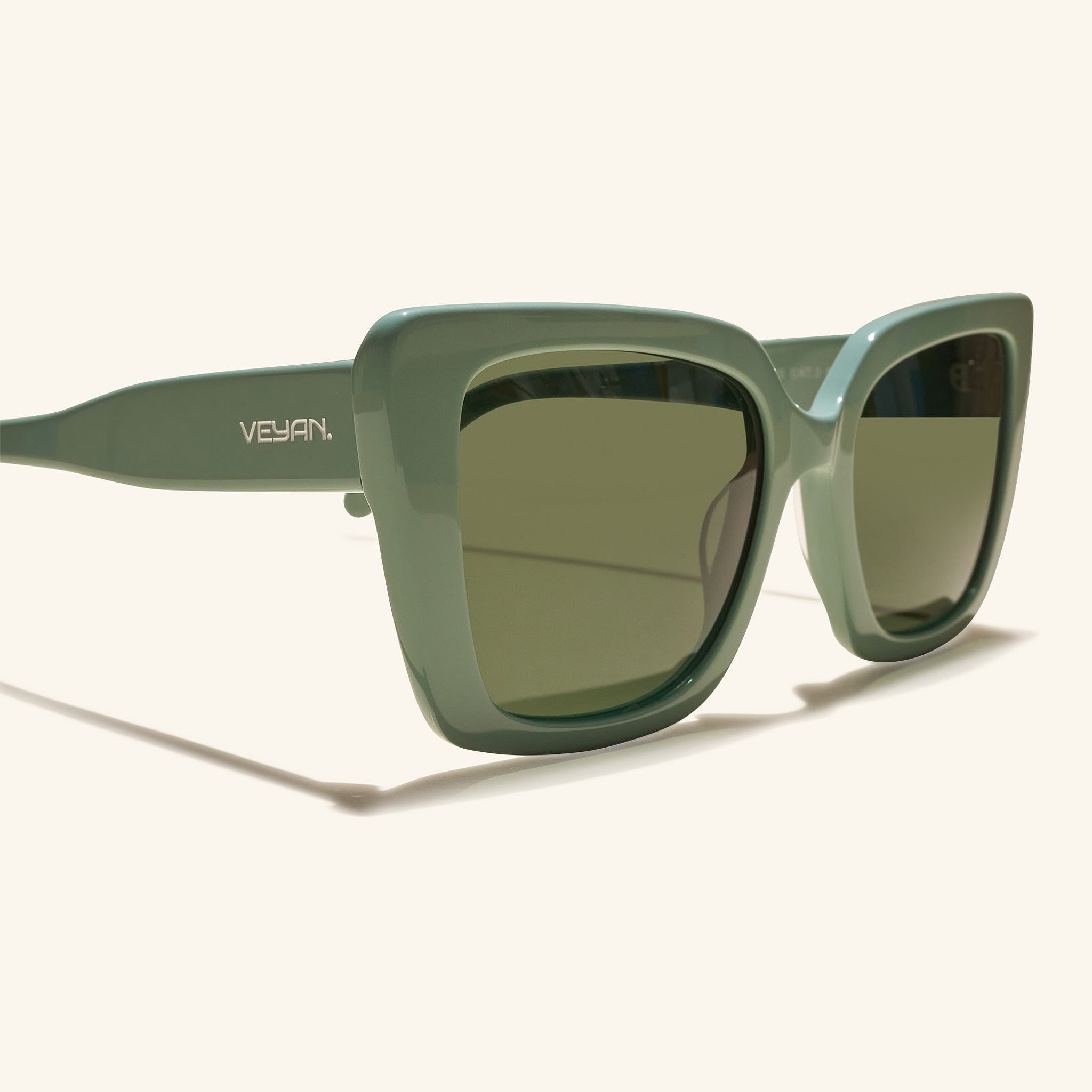 gafas de sol redondas#es:color_verde,en:color_green,it:colore_verde