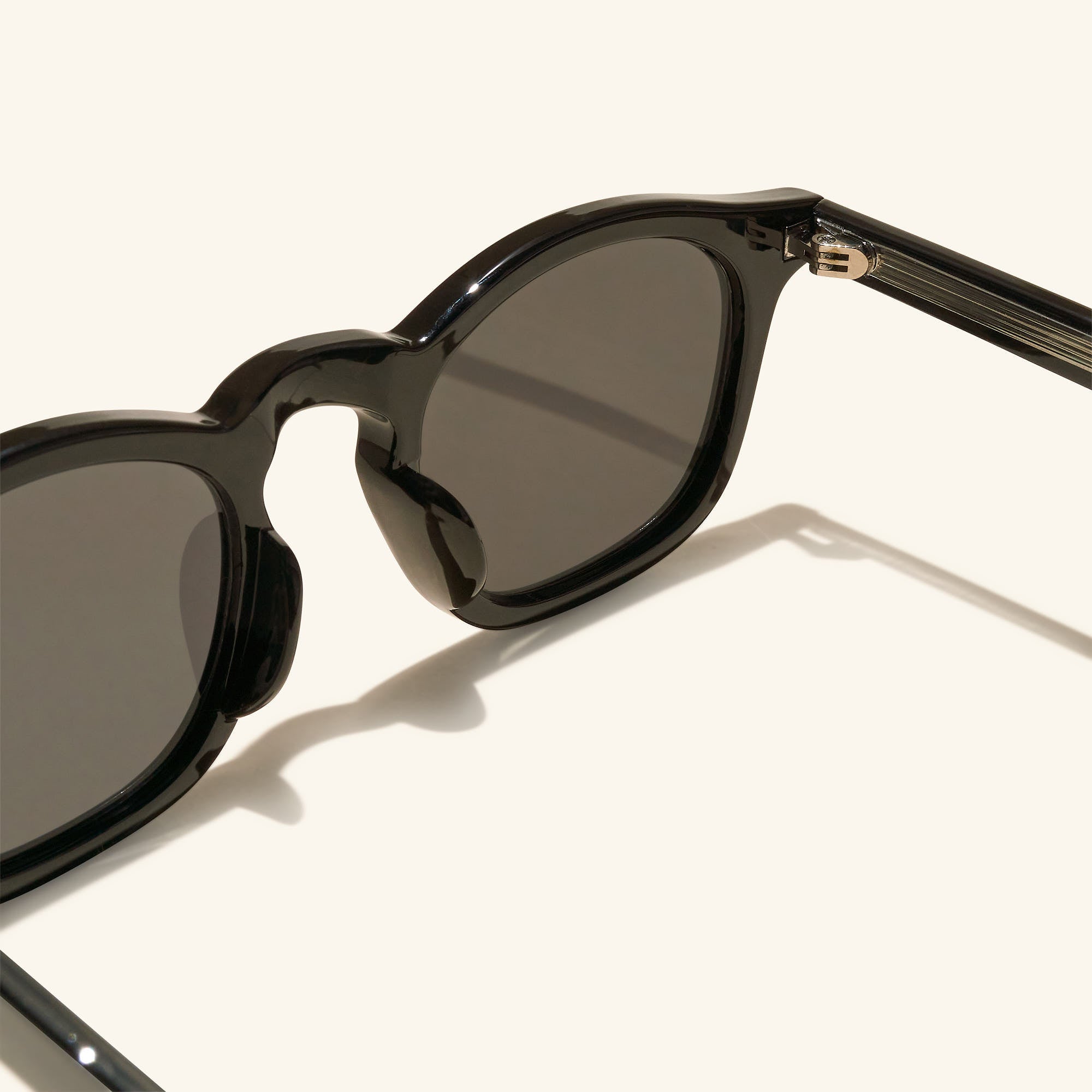 gafas de sol#es:color_negro,en:color_black,it:colore_nero