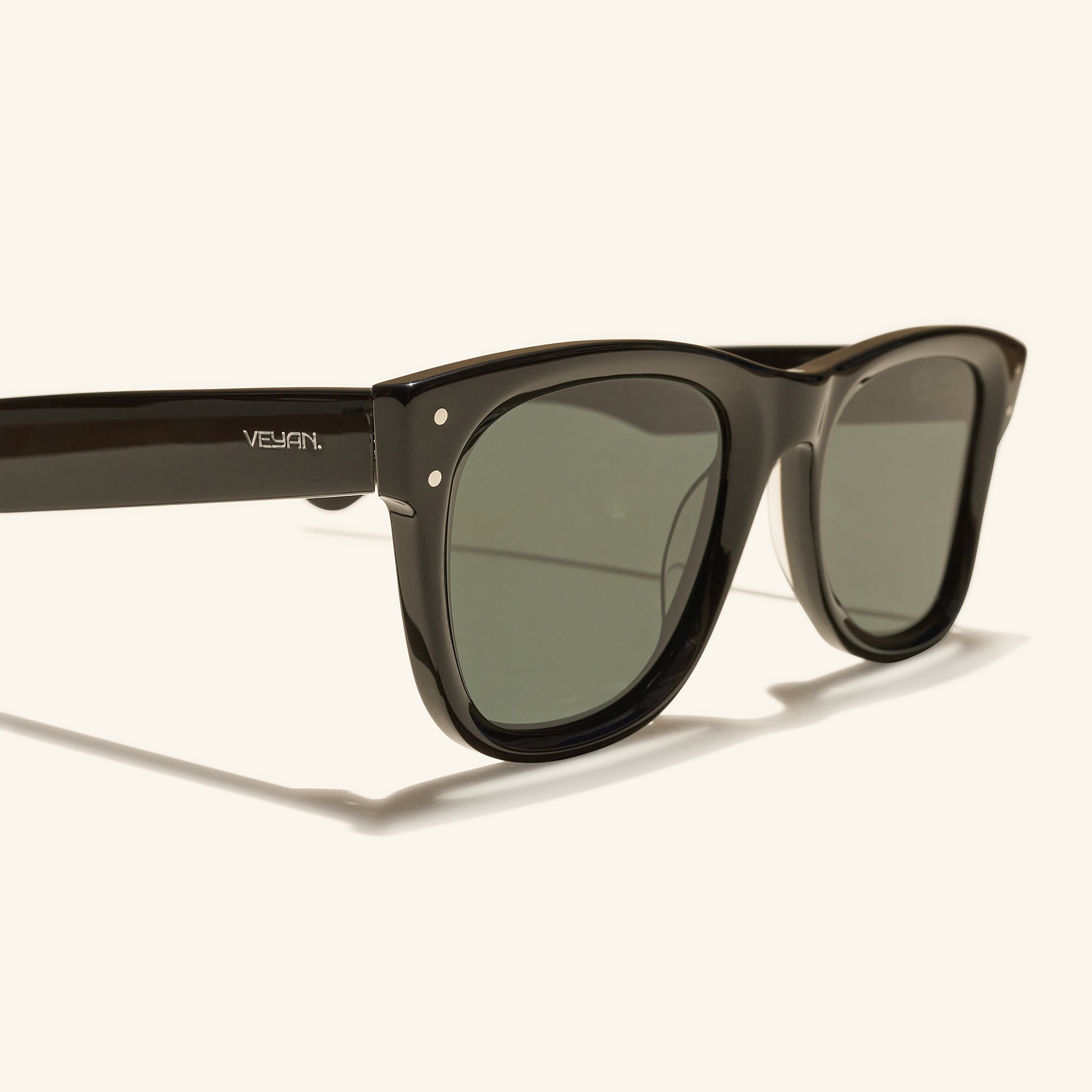 gafas de sol#es:color_negro,en:color_black,it:colore_nero